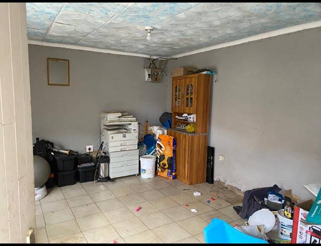 2 BEDROOM HOUSE FOR SALE IN TSAKANE